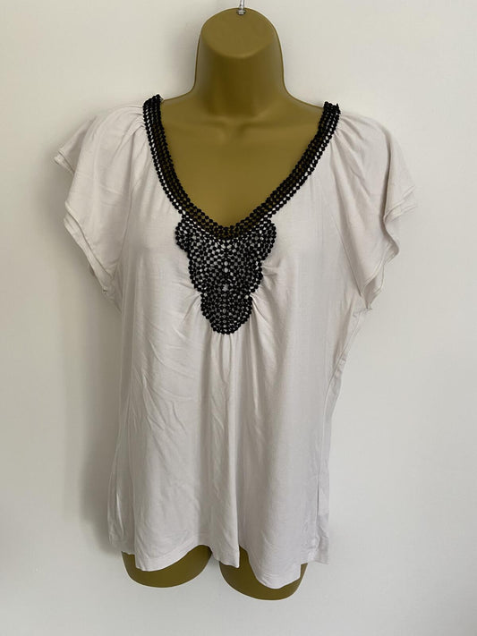 Soon Women’s White T-Shirt Blouse with Black Embroidery Detail Size 16