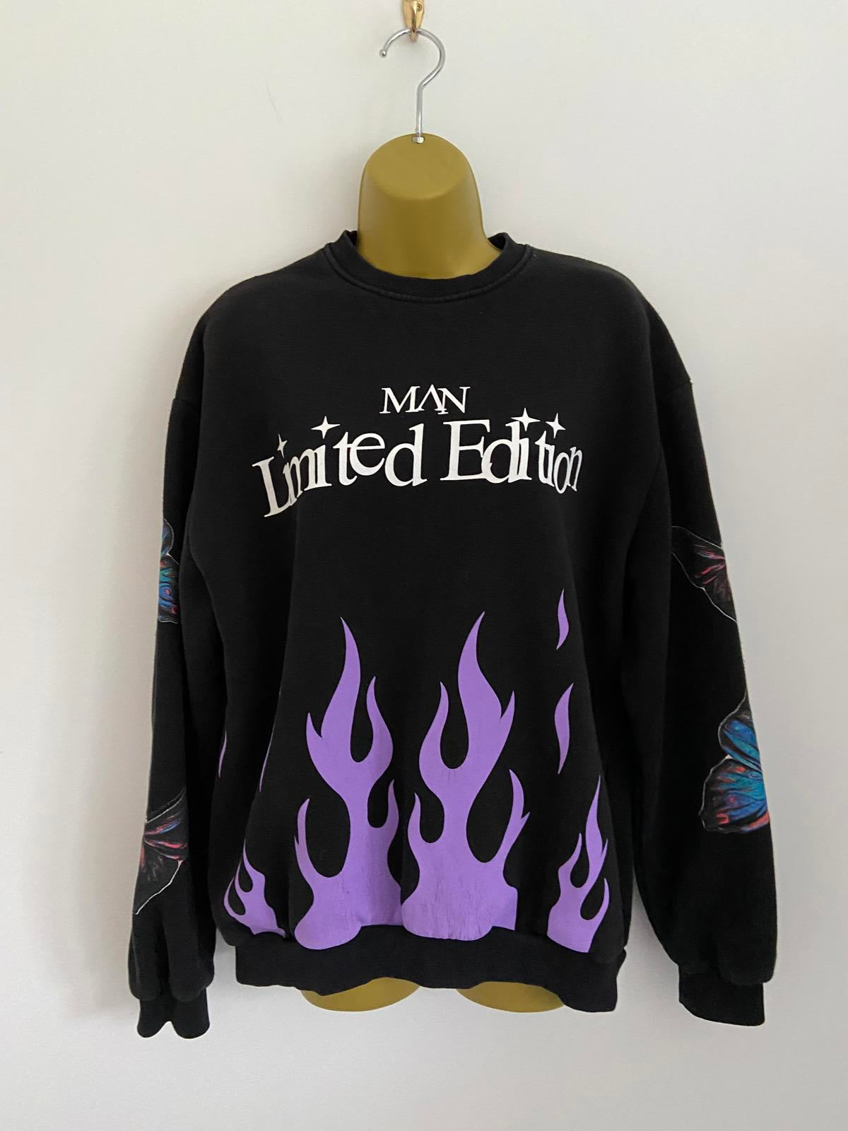 BoohooMAN Black Sweatshirt - Purple Flame & Butterfly Size S