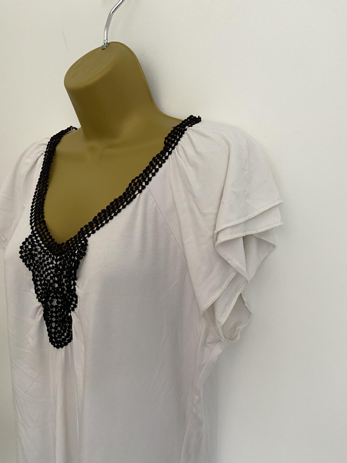 Soon Women’s White T-Shirt Blouse with Black Embroidery Detail Size 16