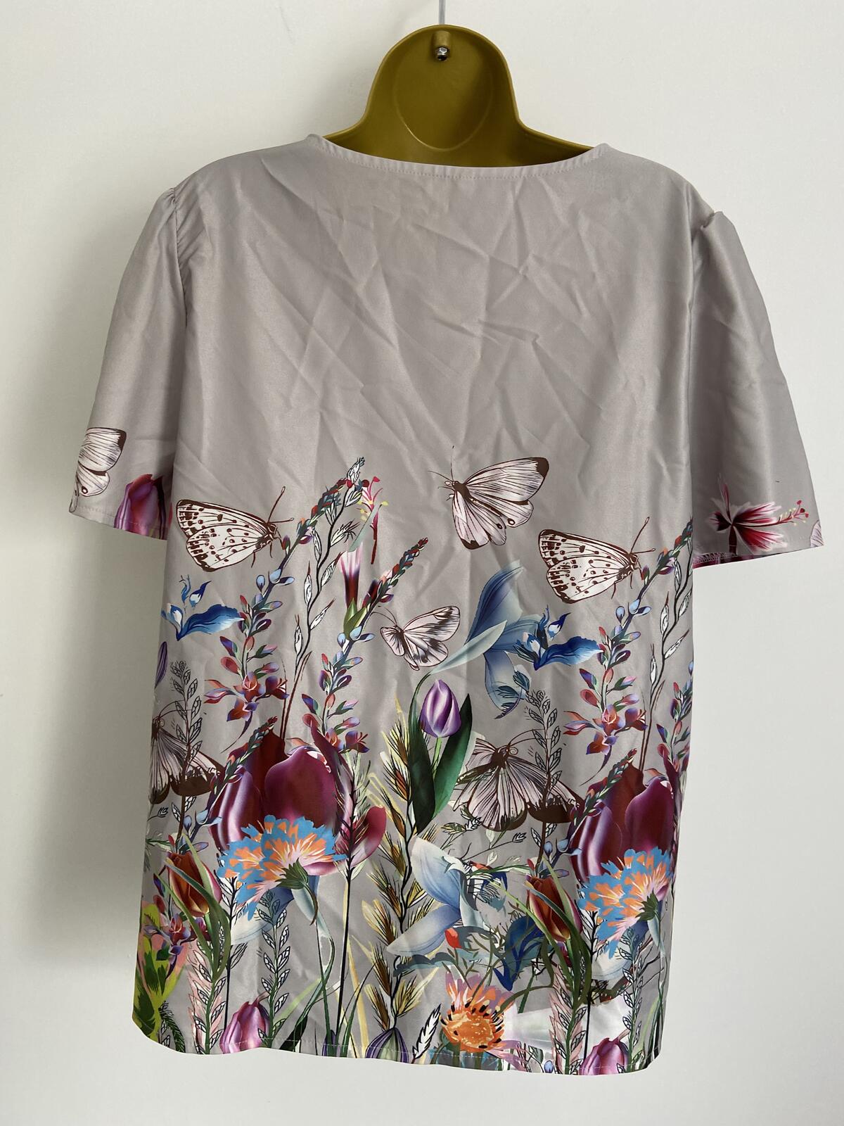 Grey Satin Feel Floral Butterfly Print Ruffle Blouse Size Extra Large