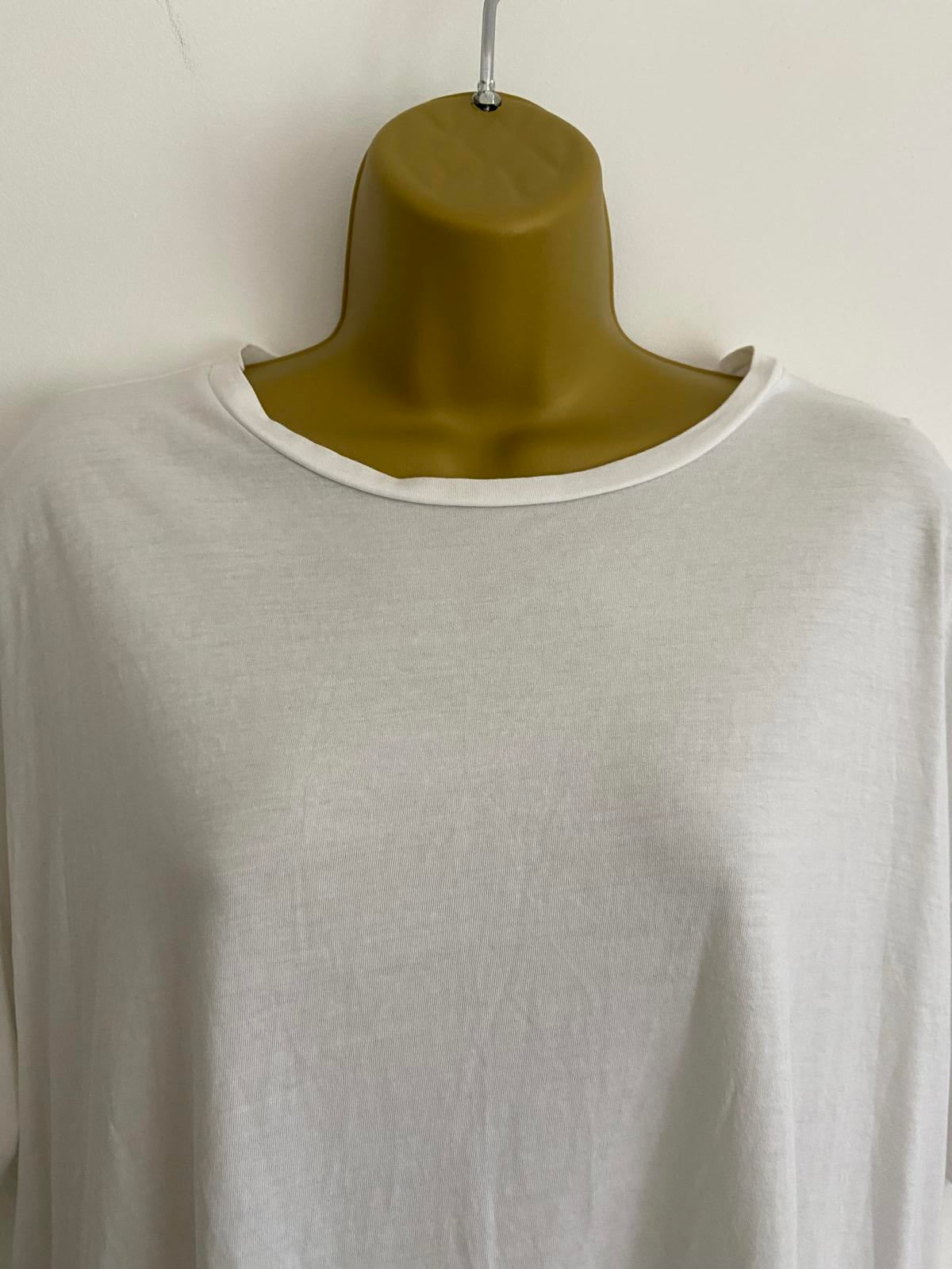 New Look White Daisy Embroidered T-Shirt - Size 16