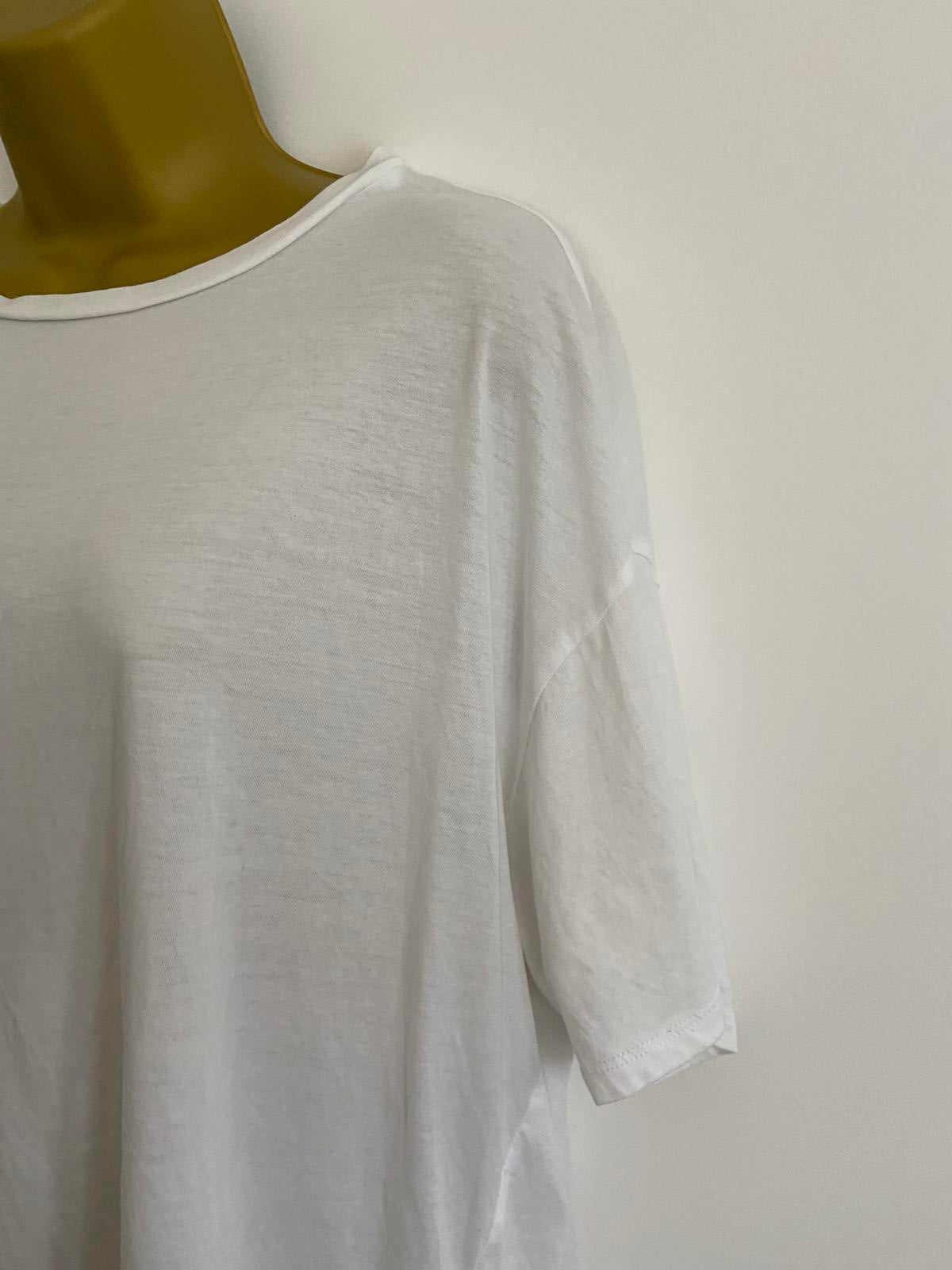 New Look White Daisy Embroidered T-Shirt - Size 16