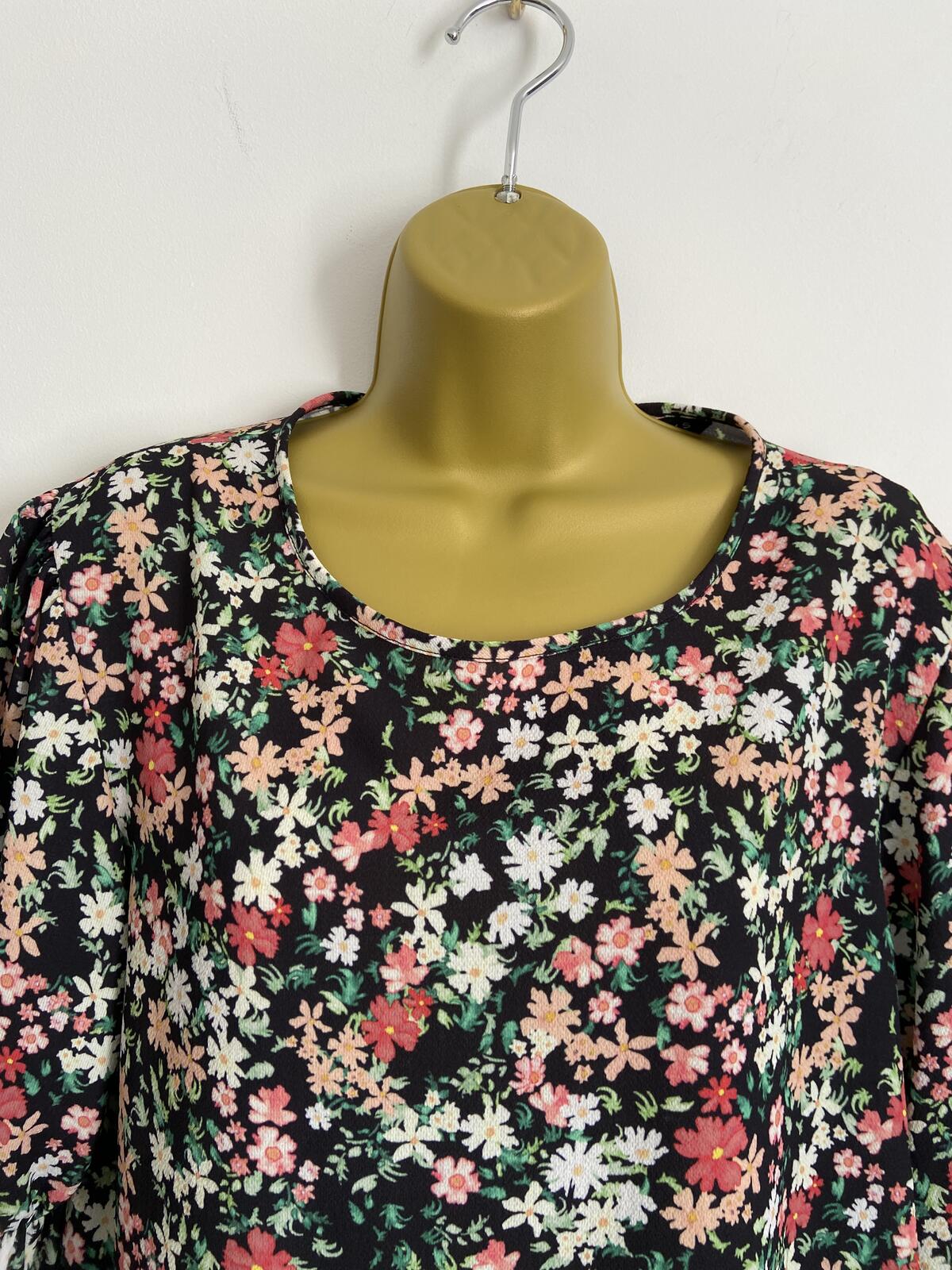 Peacocks Women’s Black Floral Short Sleeve Peplum Blouse Size 16
