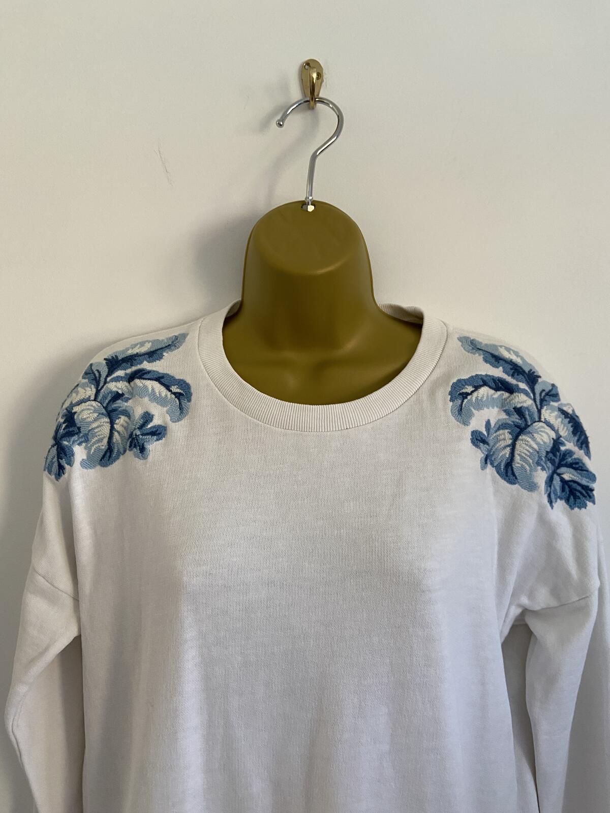 Jack Wills Women’s White Long Sleeve Jumper Blue Floral Embroidery Size 10
