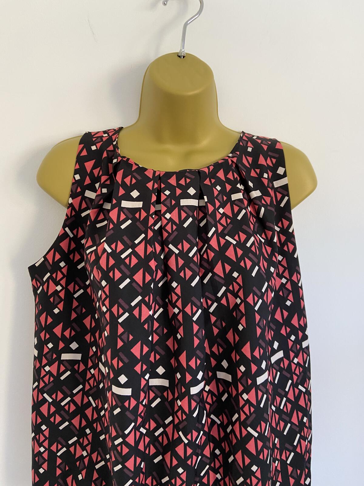M&Co Petite Women’s Black & Pink Geometric Sleeveless Zip Back Top Size 14