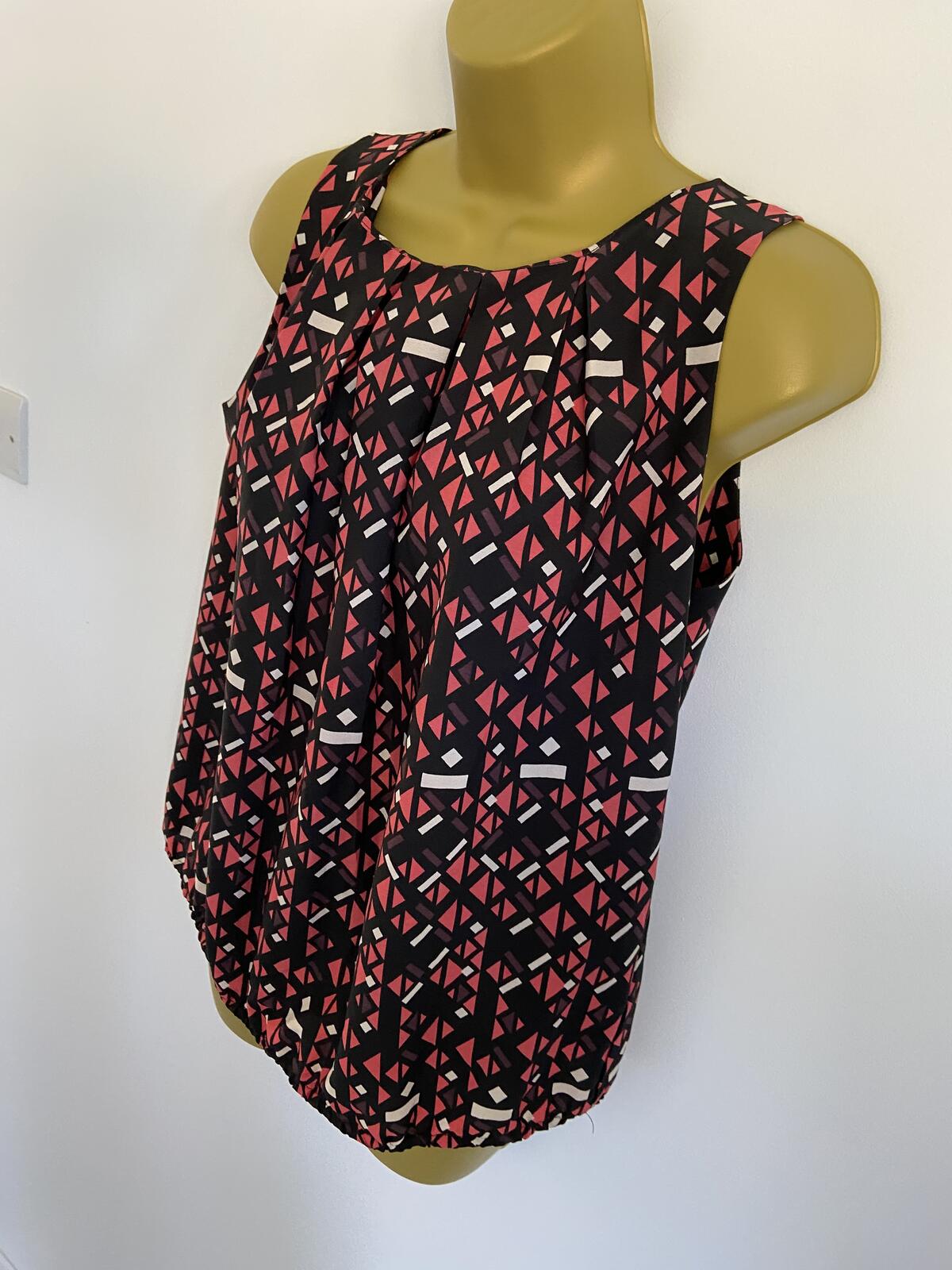 M&Co Petite Women’s Black & Pink Geometric Sleeveless Zip Back Top Size 14