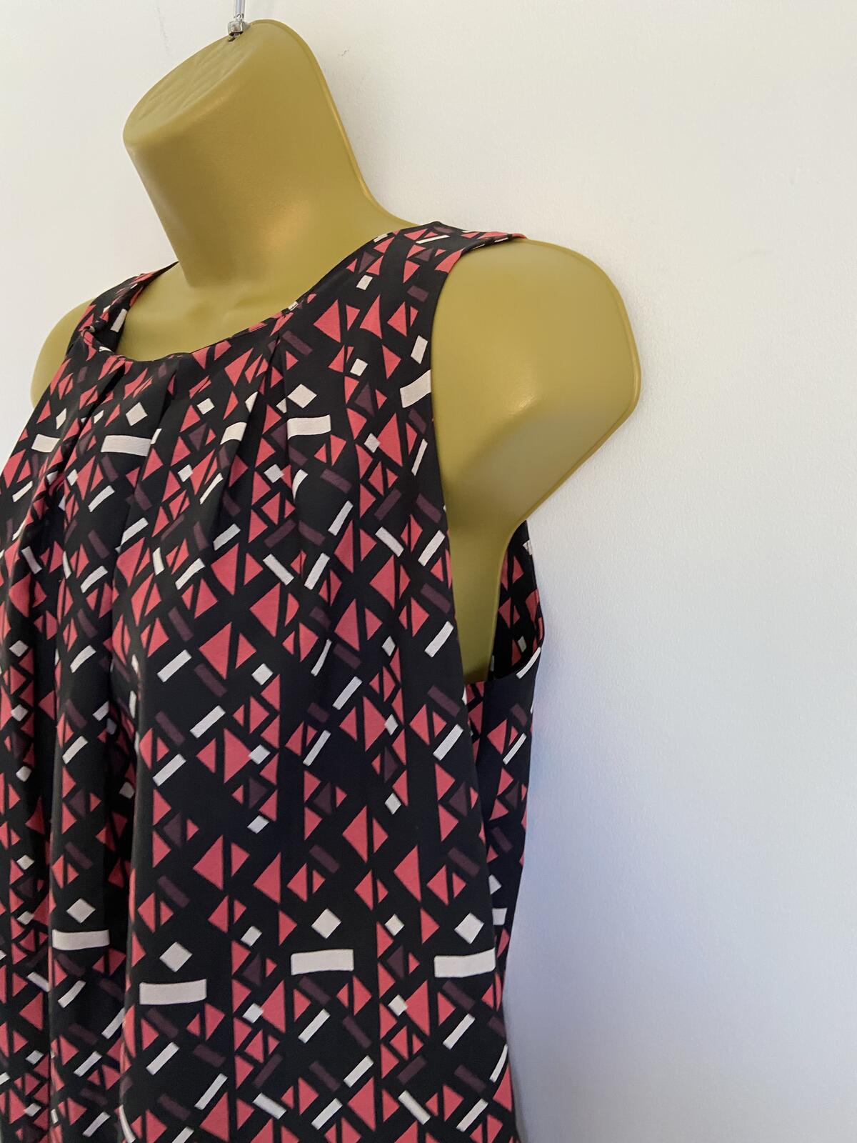 M&Co Petite Women’s Black & Pink Geometric Sleeveless Zip Back Top Size 14