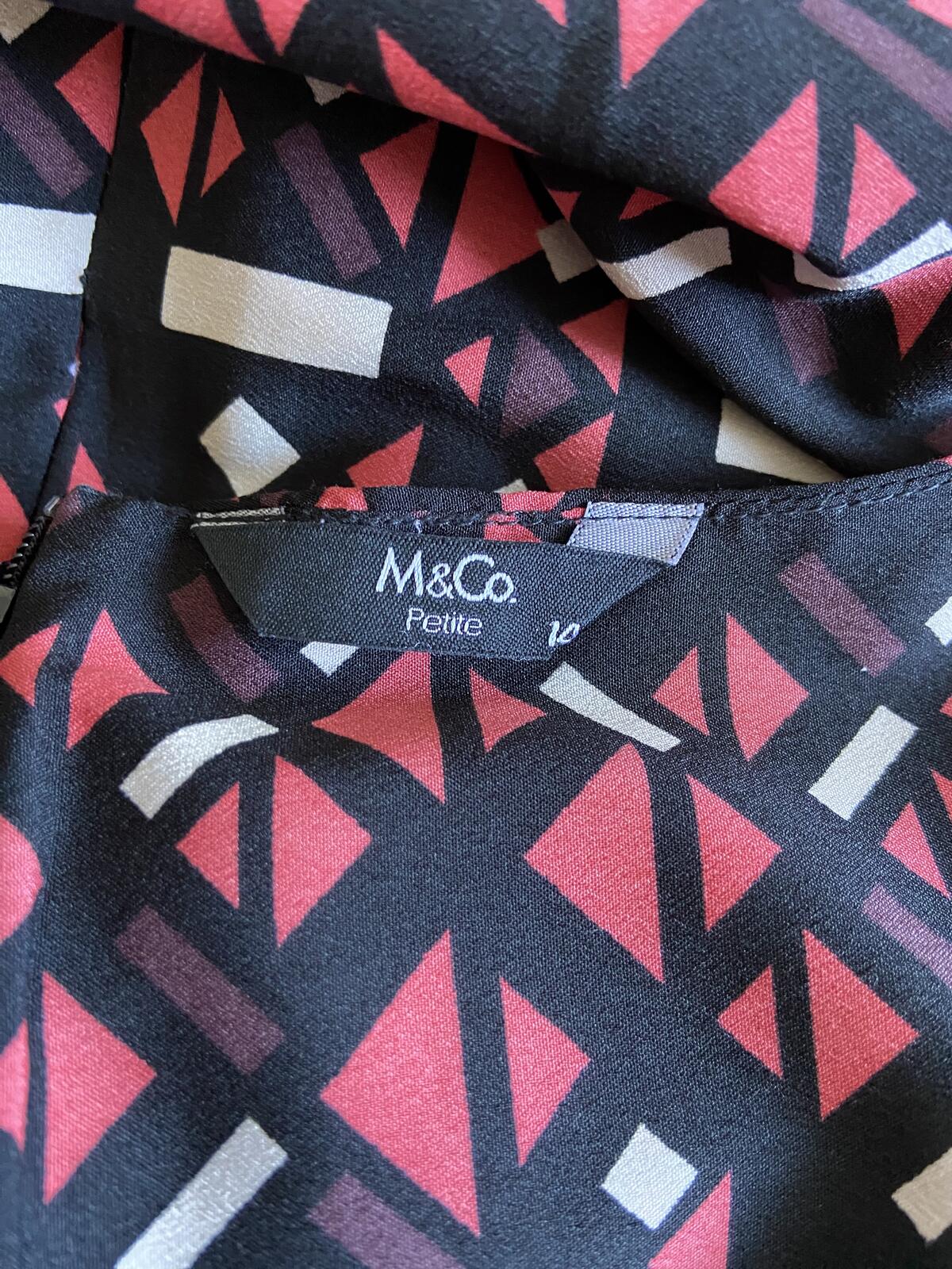 M&Co Petite Women’s Black & Pink Geometric Sleeveless Zip Back Top Size 14