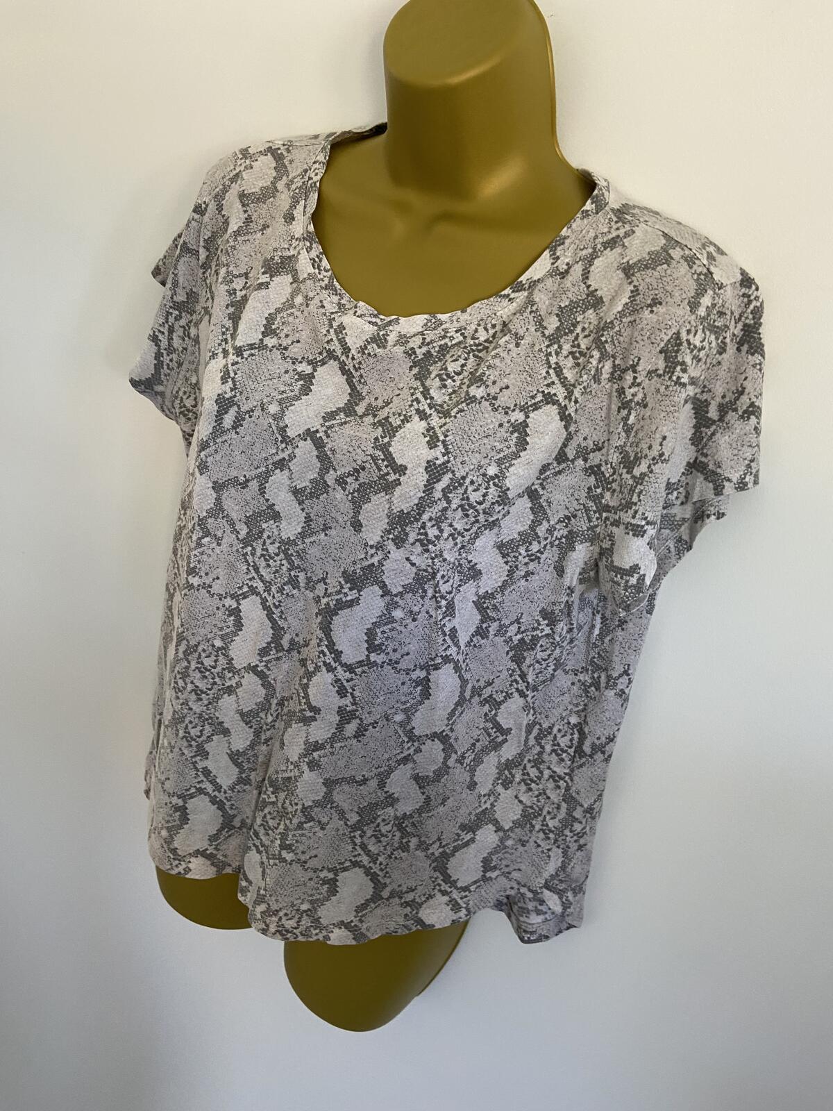 H&M Women’s Grey Snakeskin Print Short Sleeve Cotton T-Shirt Size Medium