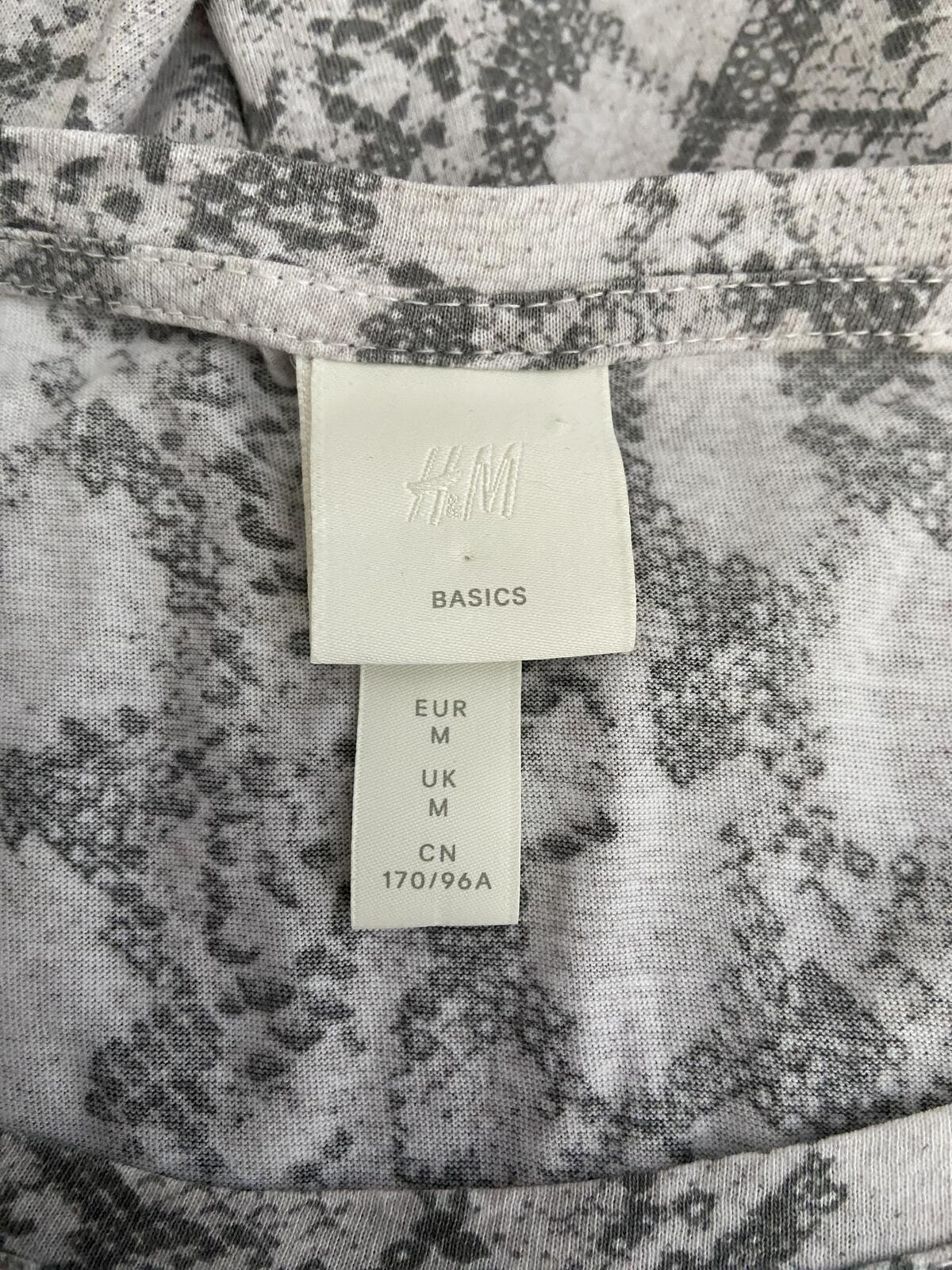 H&M Women’s Grey Snakeskin Print Short Sleeve Cotton T-Shirt Size Medium