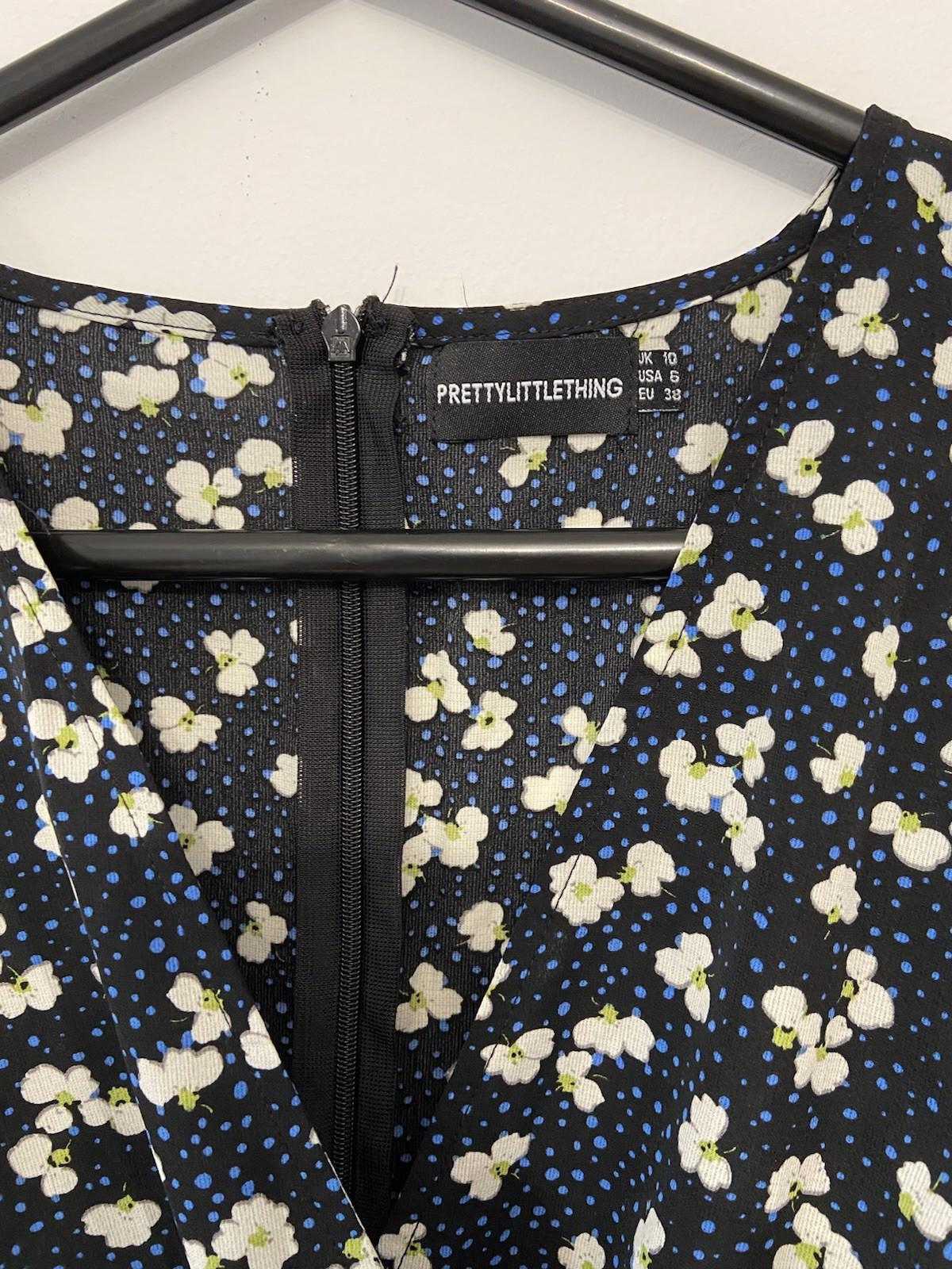 Prettylittlething Ladies Blue Floral Wrap front Dress Size 10