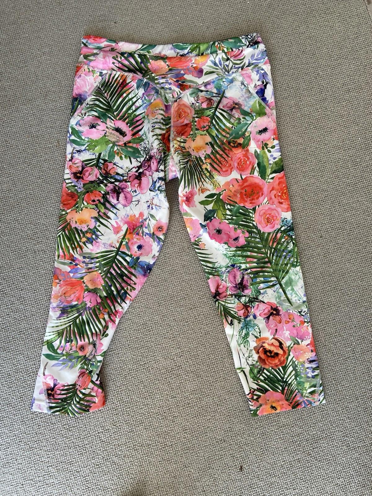 US Pro Size 10 Active Cropped Trousers – White with Floral Print