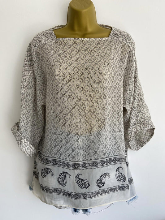 H&M White & Black Moroccan Print Blouse – Size 8 – Lightweight, Sheer