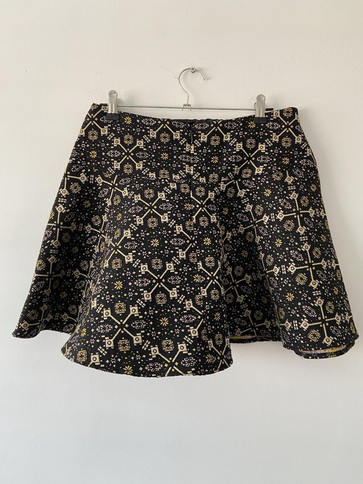 Atmosphere Skirt Size 10 Vintage full circle design Black and Yellow