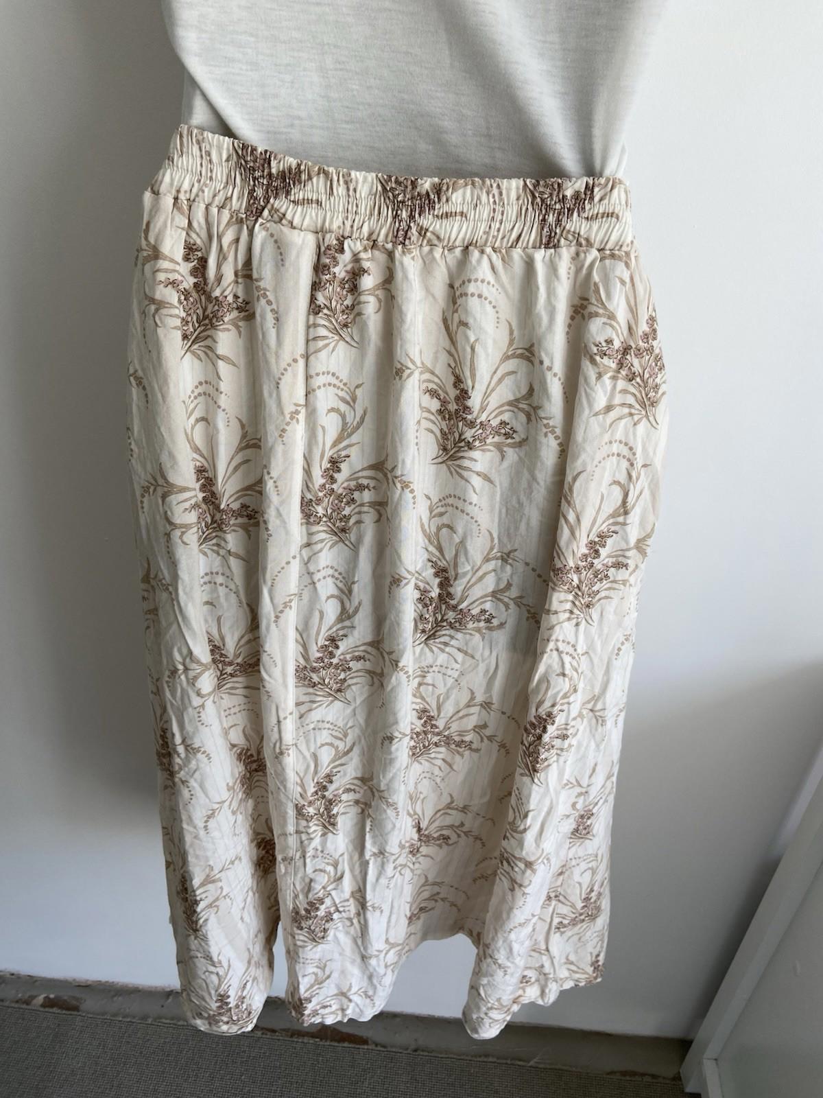 Capacity Women’s Skirt – Size XL, Floral & Stripe Print, Button Front, Pockets