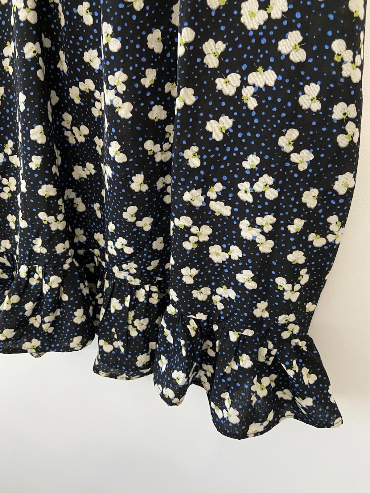 Prettylittlething Ladies Blue Floral Wrap front Dress Size 10