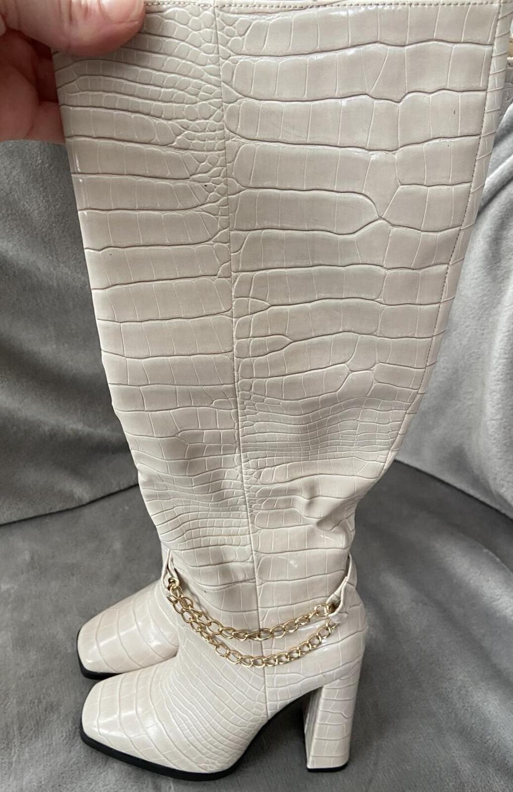Cream Faux Snakeskin Knee-High Boots – UK 3 – Gold Chain Detail
