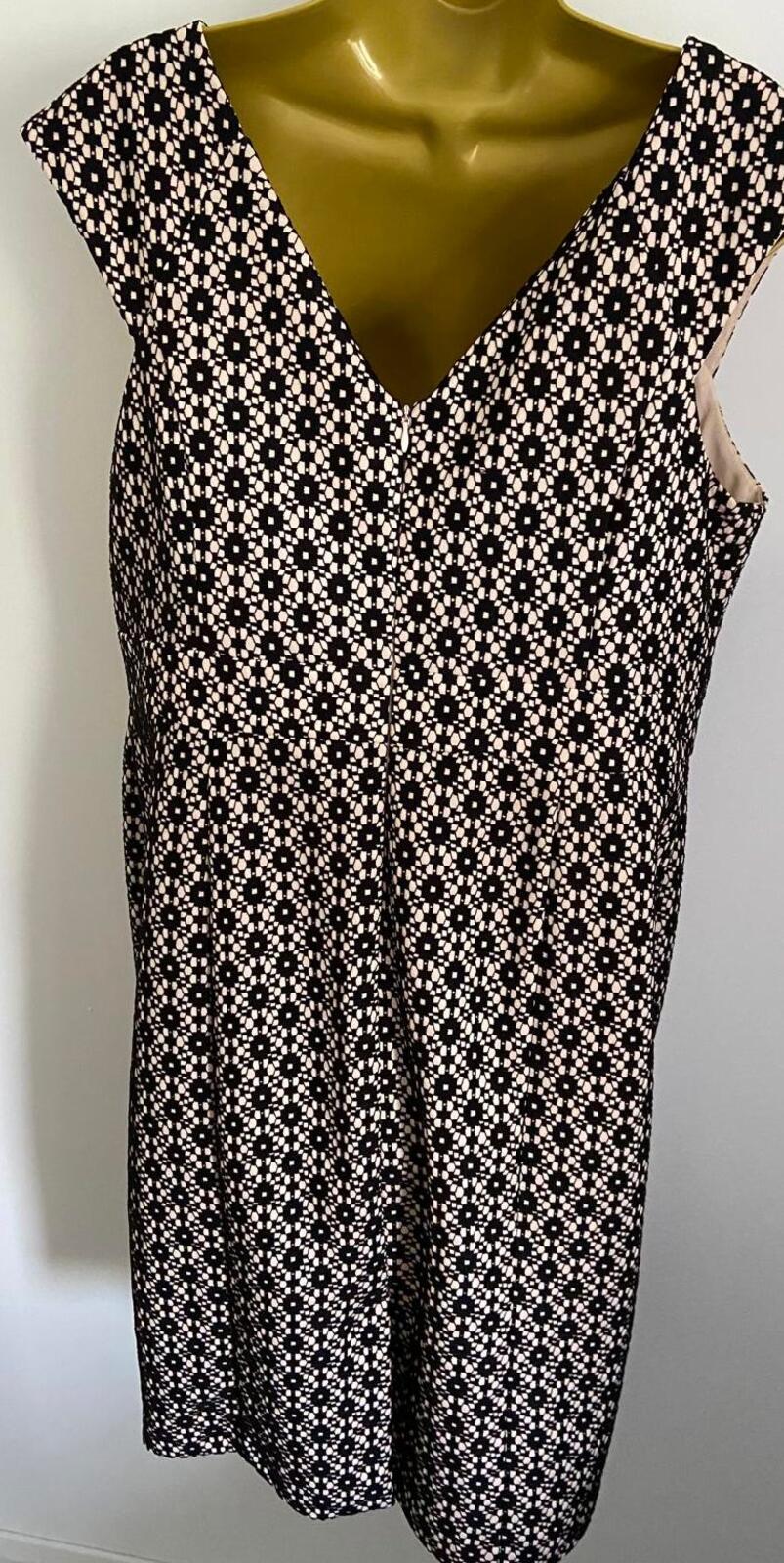 Monsoon Black & Cream Lace Shift Dress – UK 16 – Occasion Wear