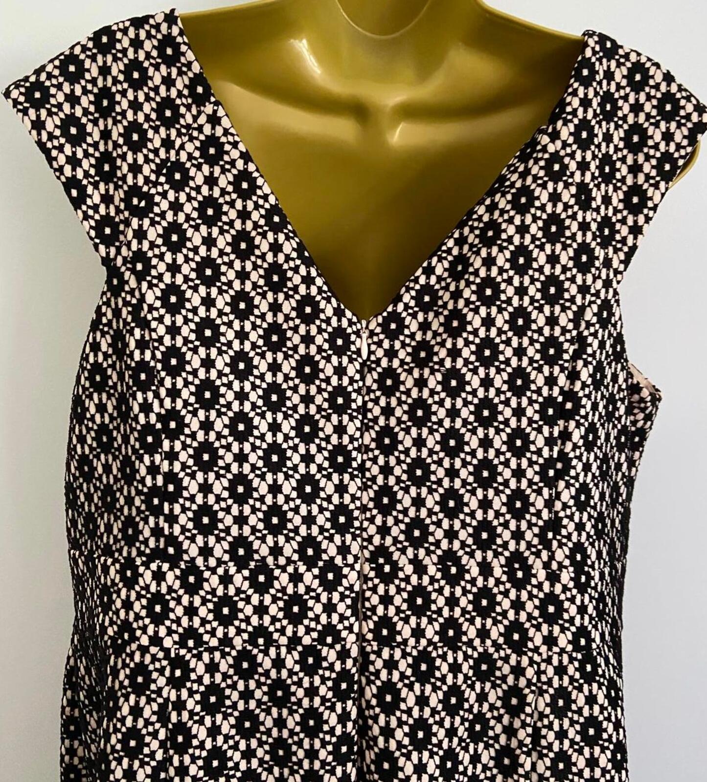 Monsoon Black & Cream Lace Shift Dress – UK 16 – Occasion Wear