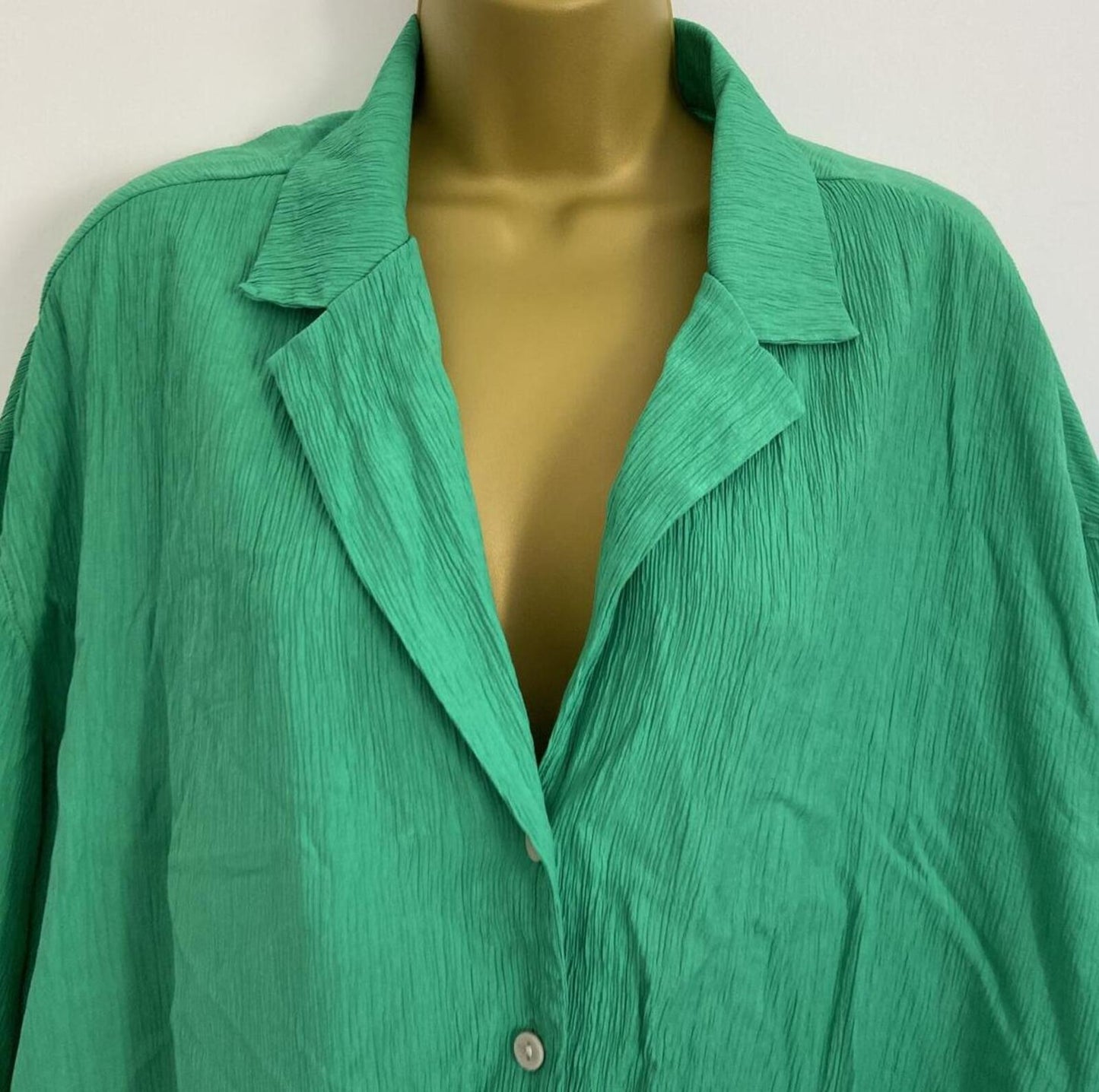Nutmeg Green Crinkle Shirt – Size 16 – Boxy Fit Button Blouse