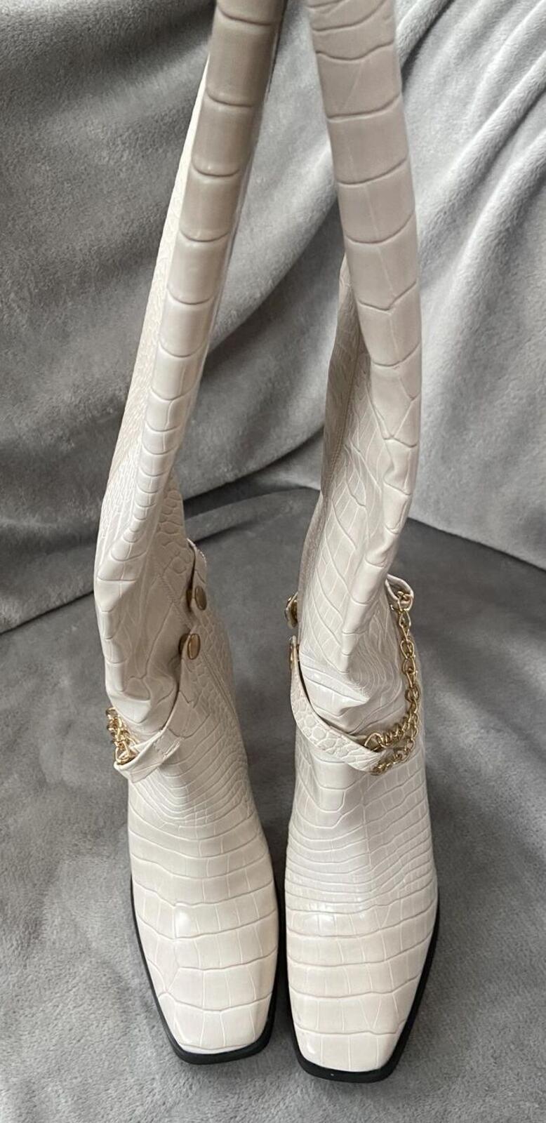 Cream Faux Snakeskin Knee-High Boots – UK 3 – Gold Chain Detail